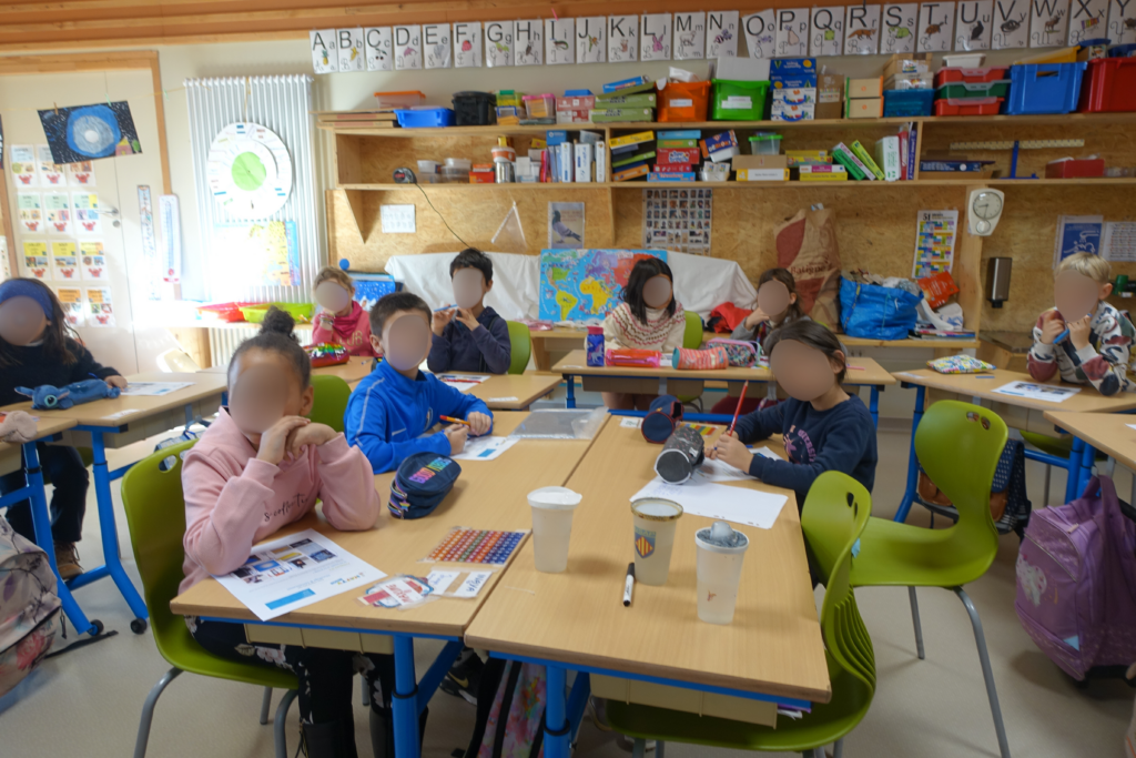 Atelier de sensibilisation au chauffage dans une école primaire des Pyrénées - programme Ecopousse par ACTEE (FNCCR)