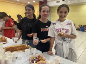 Élèves de l'école Louis Clerc récompensés lors de la remise de prix du concours artistique Ecopousse 2026