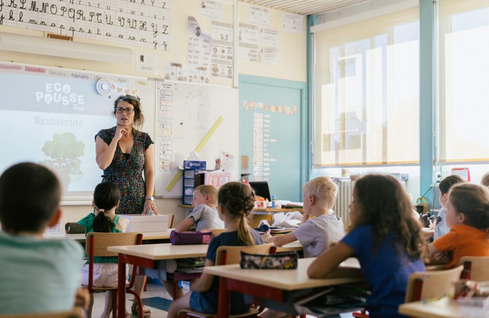 Reportage sur l’atelier « Biodiversité » animé ce jour par Sophie Lebrou (EcoCO2) pour le programme Ecopousse par ACTEE au sein des classes de l’école Jehan de Meung à Meung-sur-Loire.