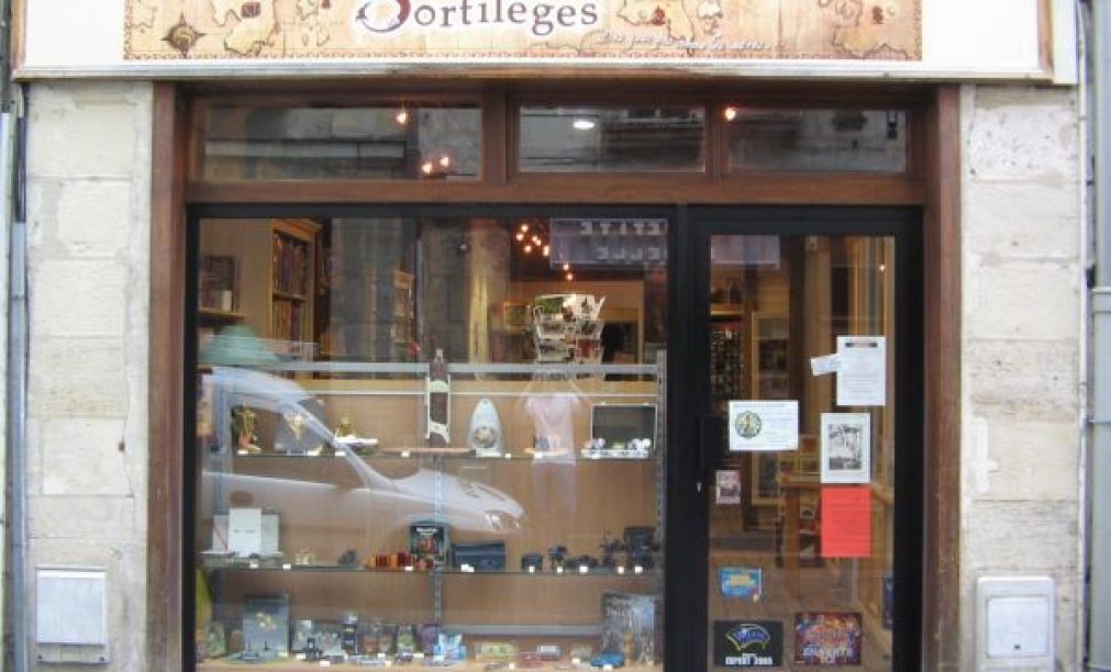 devanture_sortileges_tours_01.jpg